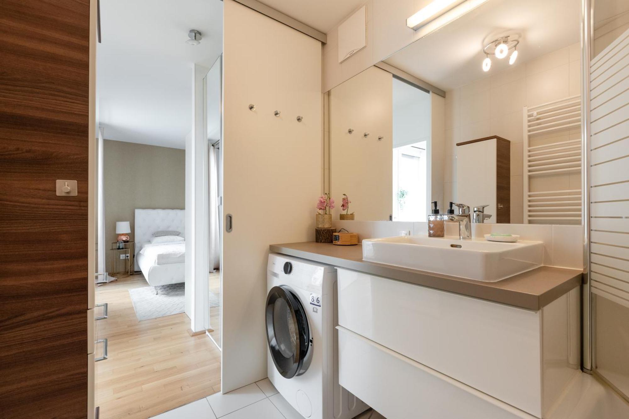 Apartment Mit Traumhafter Dachterrasse & Weitblick Wina Bagian luar foto