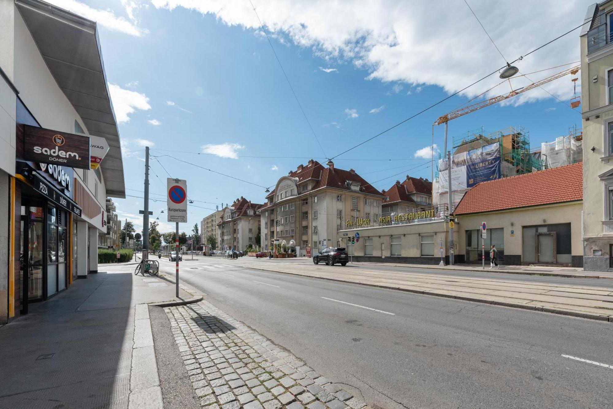 Apartment Mit Traumhafter Dachterrasse & Weitblick Wina Bagian luar foto