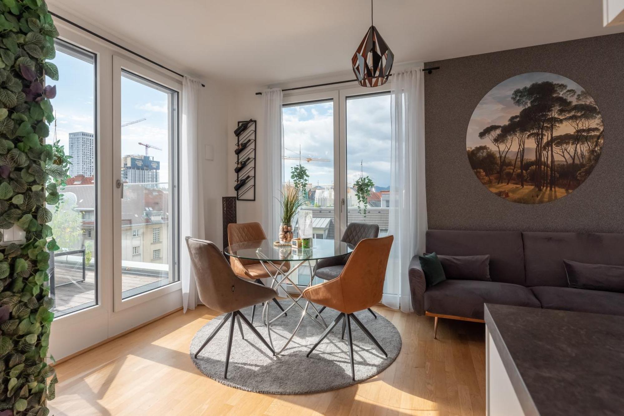 Apartment Mit Traumhafter Dachterrasse & Weitblick Wina Bagian luar foto