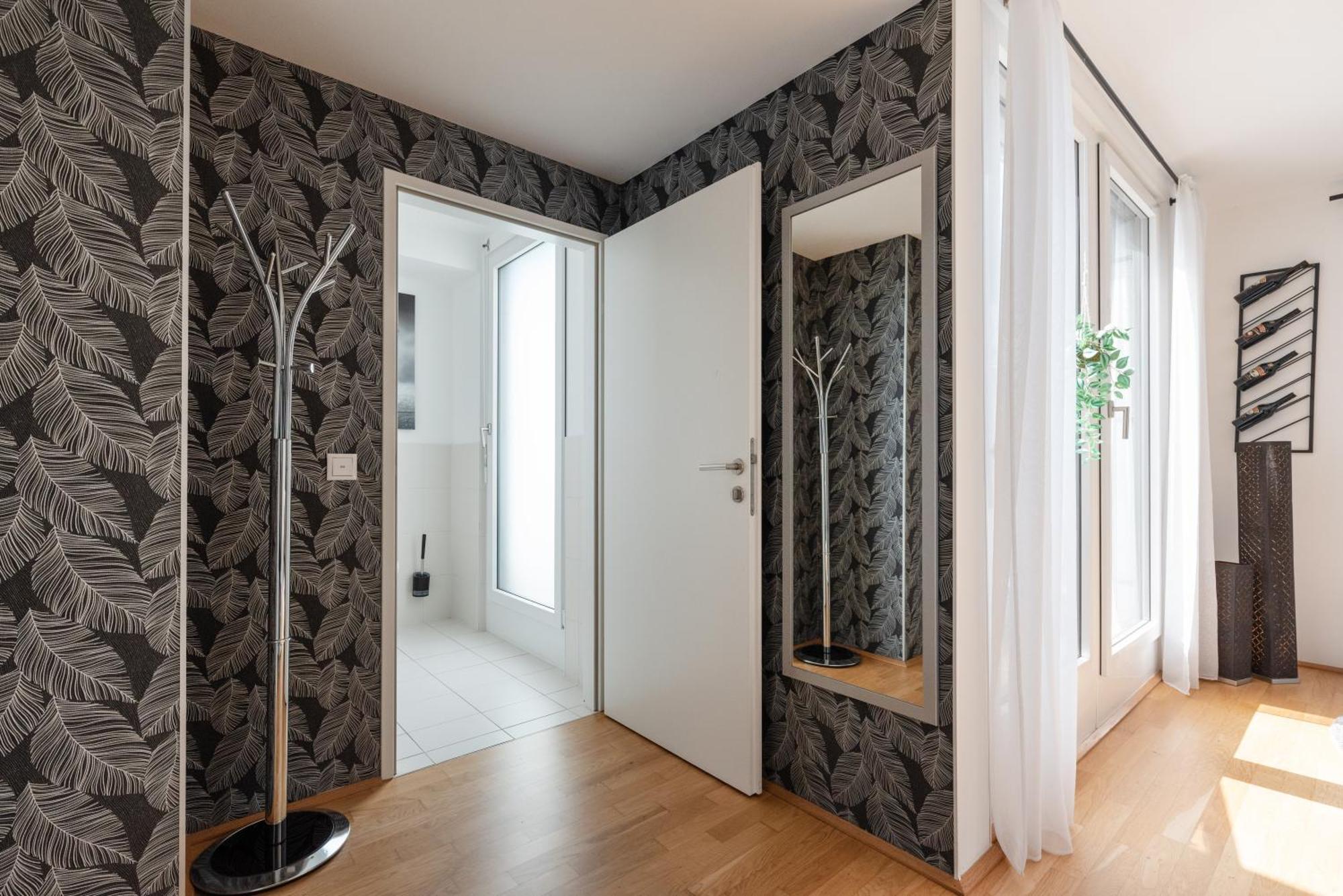 Apartment Mit Traumhafter Dachterrasse & Weitblick Wina Bagian luar foto