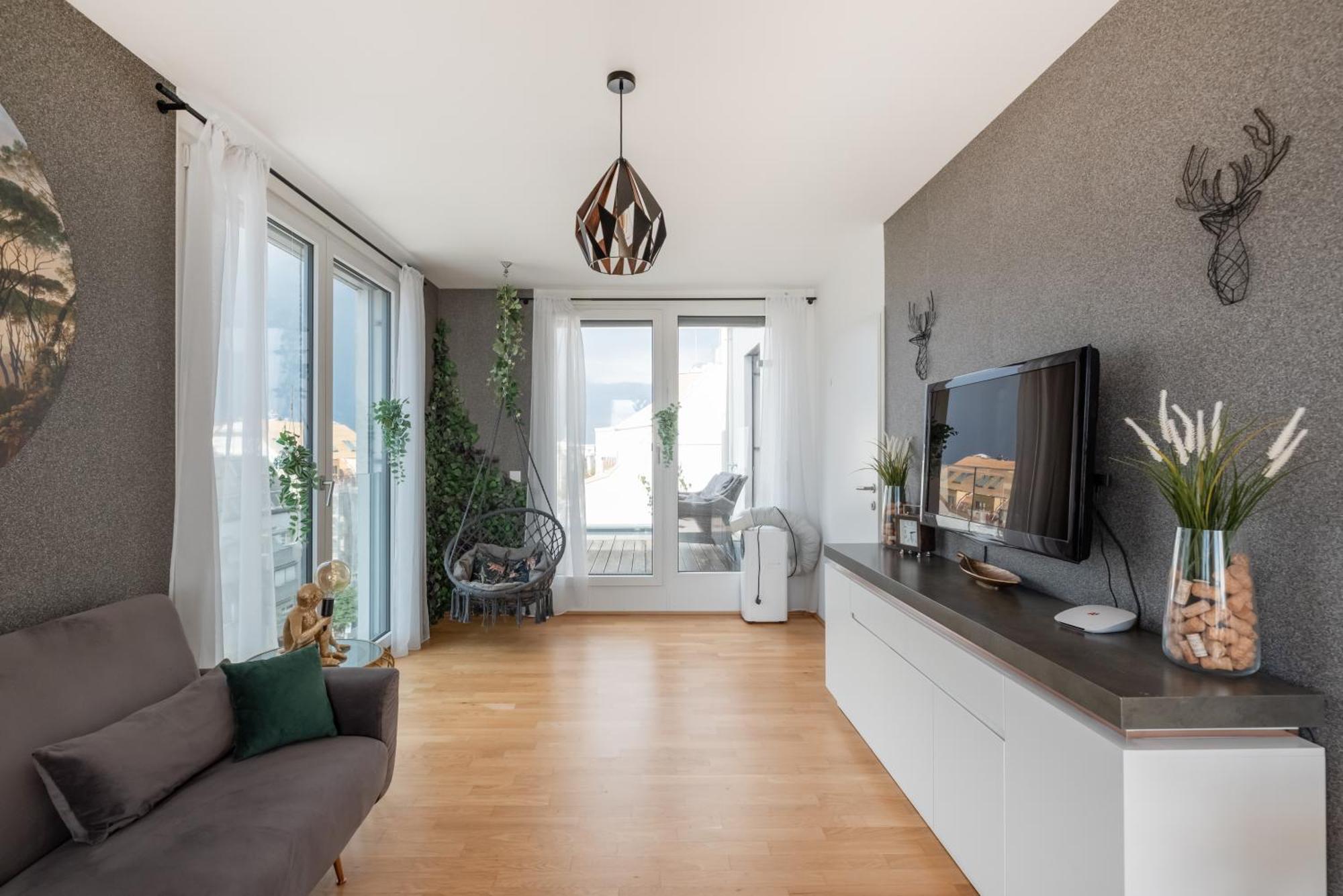 Apartment Mit Traumhafter Dachterrasse & Weitblick Wina Bagian luar foto