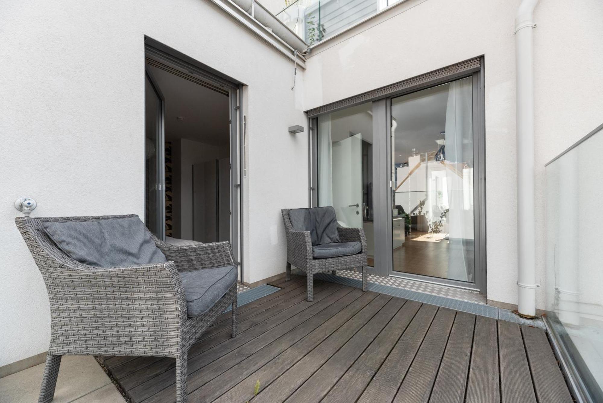 Apartment Mit Traumhafter Dachterrasse & Weitblick Wina Bagian luar foto